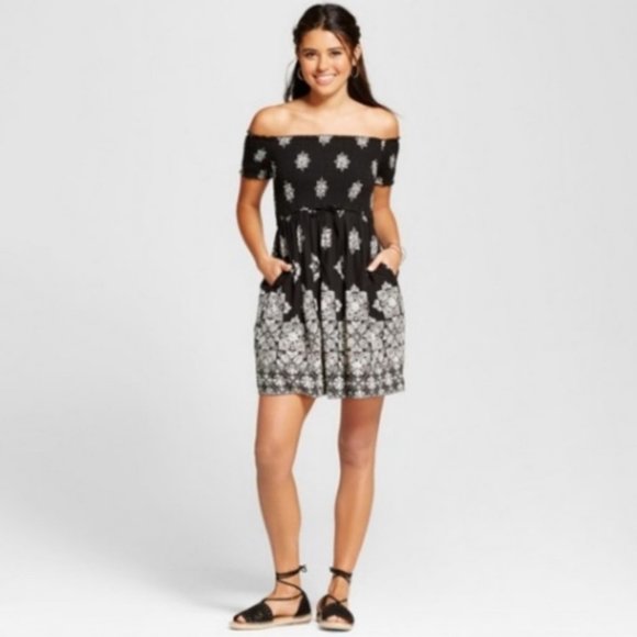 Xhilaration Paisley Off-the-Shoulder Smocked Dress - Picture 4 of 12